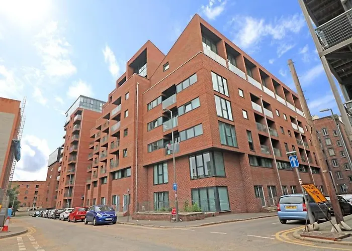 Lovely Modern Central & Spacious