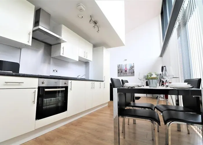 Lovely Modern Central & Spacious